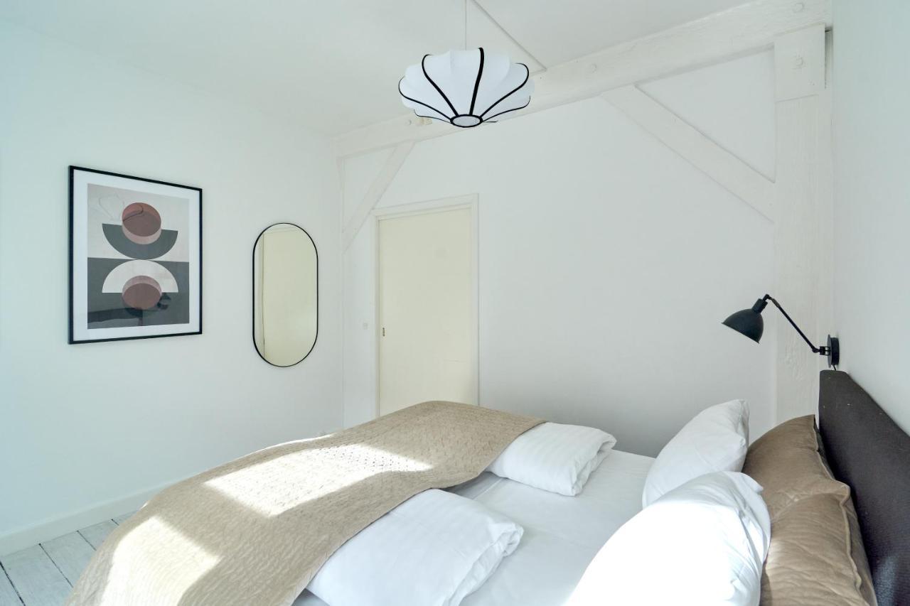 Spacious Centrally Located In Cph's Old Town Apartment