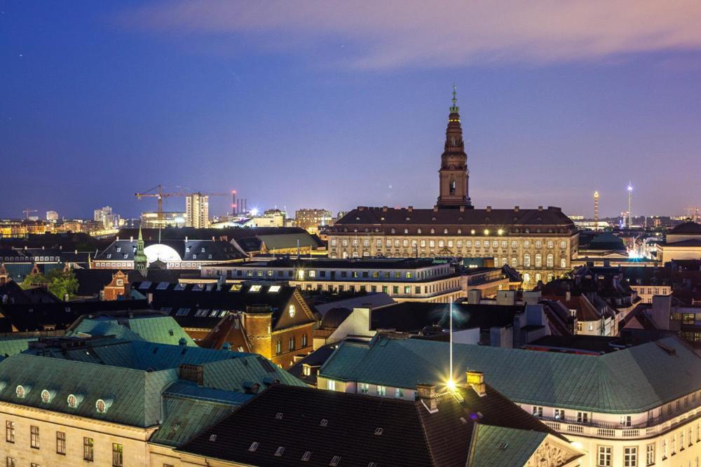 Spacious Centrally Located In Cph's Old Town